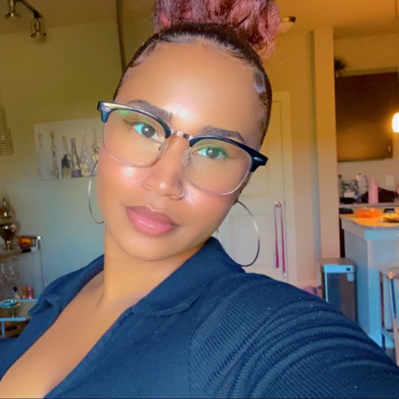 Meet your Posher, Bre - Picture 1 of 1